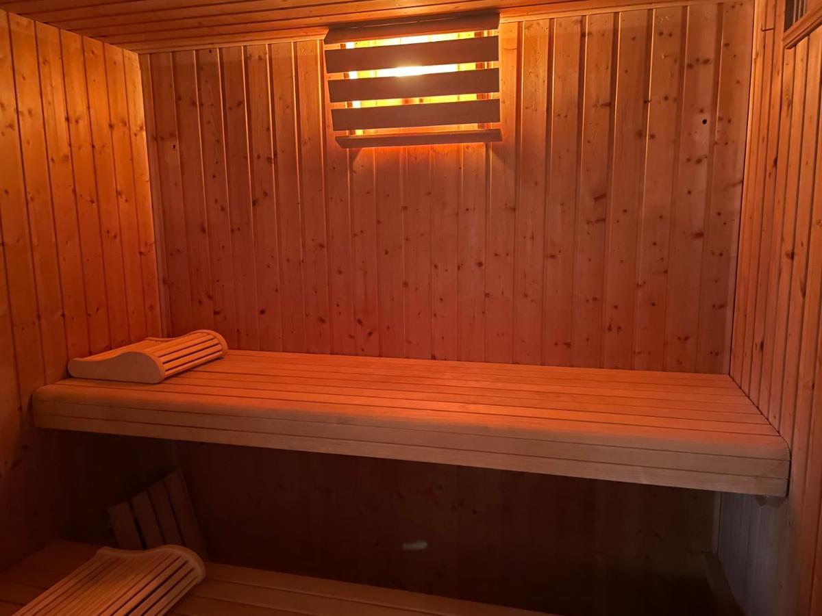 Gite-Appart Prive Du Domaine Spa Piscine Sauna Lescout Exterior photo